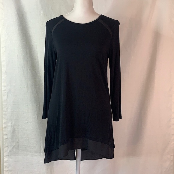The Limited Black Tunic Length Split Back Top - Picture 2 of 10